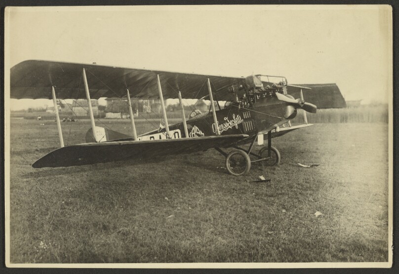 [Airplane]