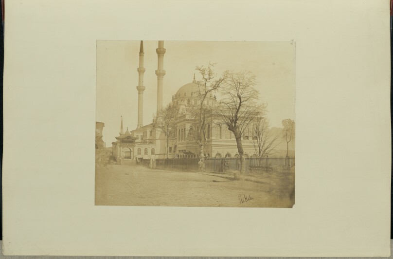 New Kiosk of Sultan Abdul Medjid, with the Mosque at Tophanna