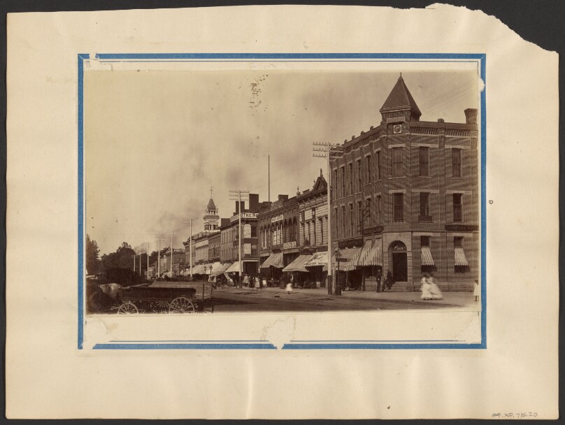 [Business District, Maple City]