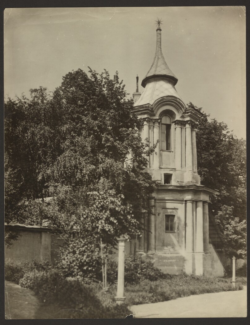 Entrance to Smolny Institute
