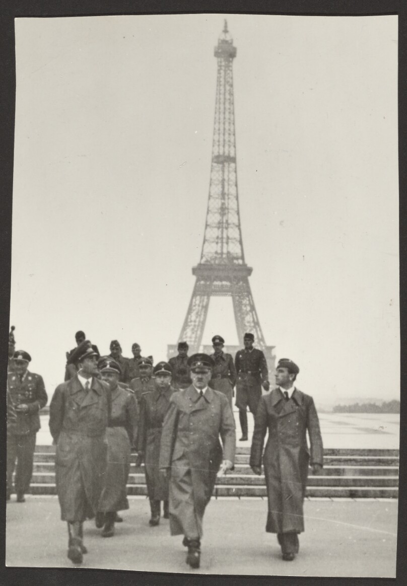 Hitler in Paris - 1940
