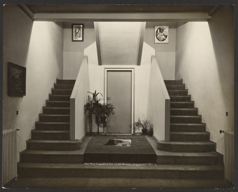 [Galerie 'Myrbor', Stair]