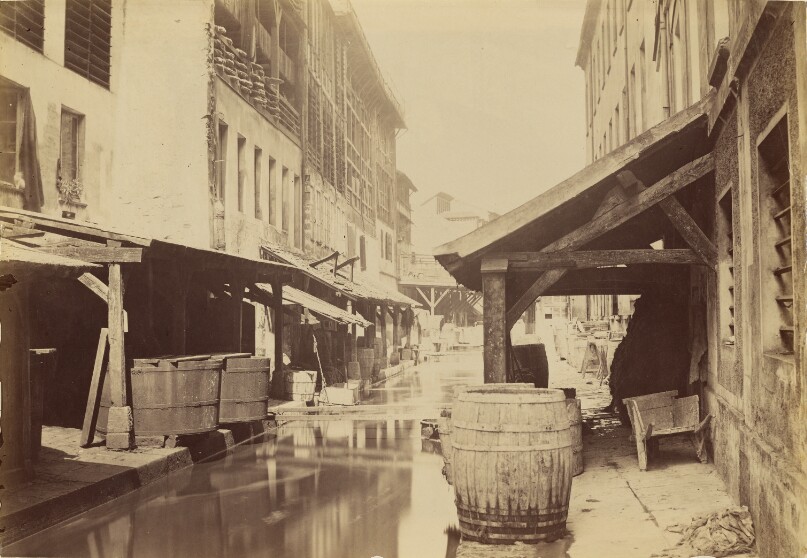 [Tannerie au bord de la Bièvre] / [La Bièvre et les tanneries. A l'heure actuelle, un égout suterrain]