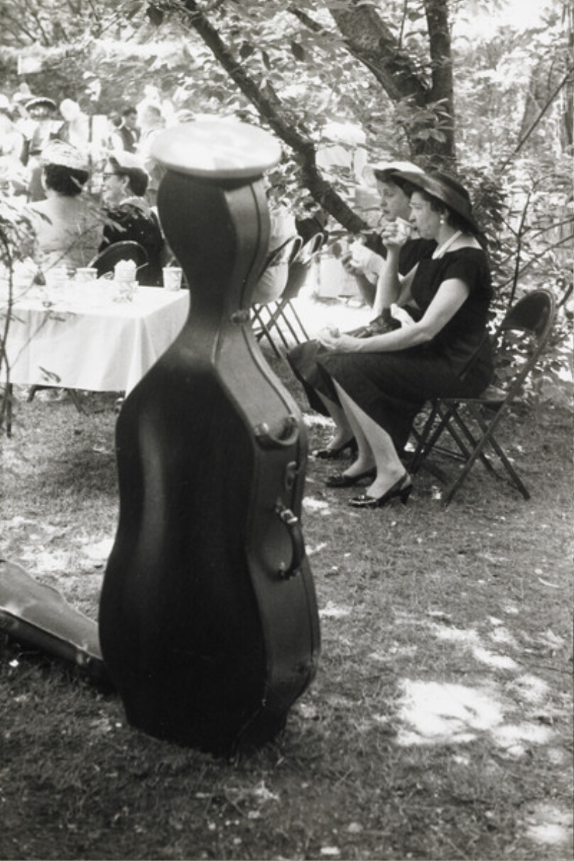 Ladies Day - while their husbands earn money, American housewives organize charitable ways of spending it.