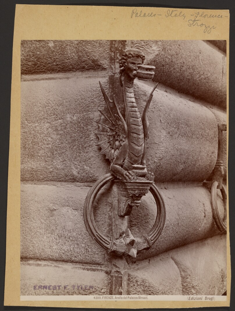 Firenze. Anello del Palazzo Strozzi