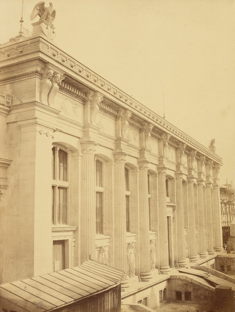 [La Nouvelle Façade du Palais de Justice, sur la rue de Harlay, par Duc.]