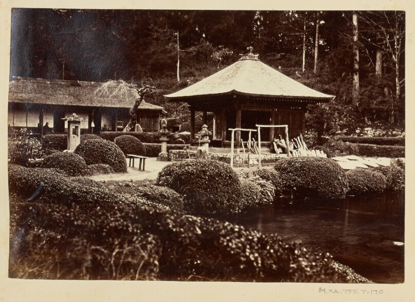 [Temple garden]