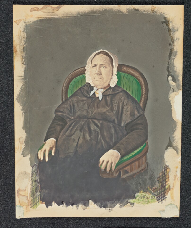 [Portrait of seated woman]