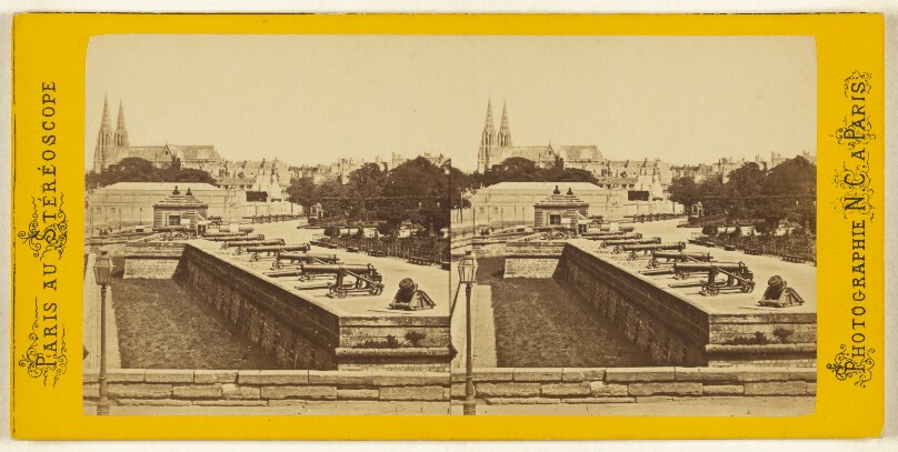 [Canons des Invalides/Cannons of the Hotel des Invalides - Paris - In the rear the church of Ste. Clotilde.]