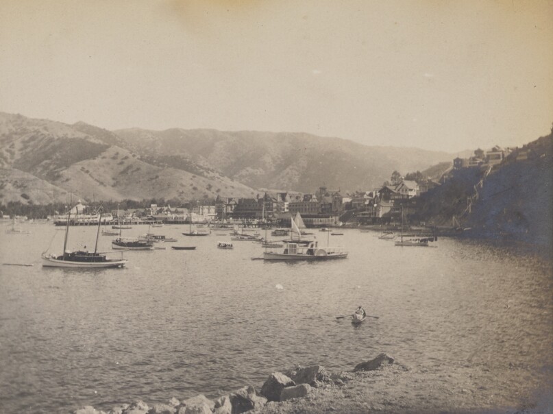 [Harbor scene]