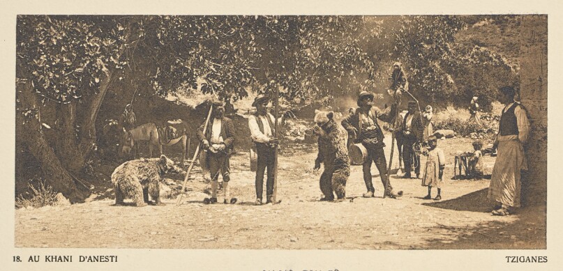 Au khani d'Anesti. Tziganes