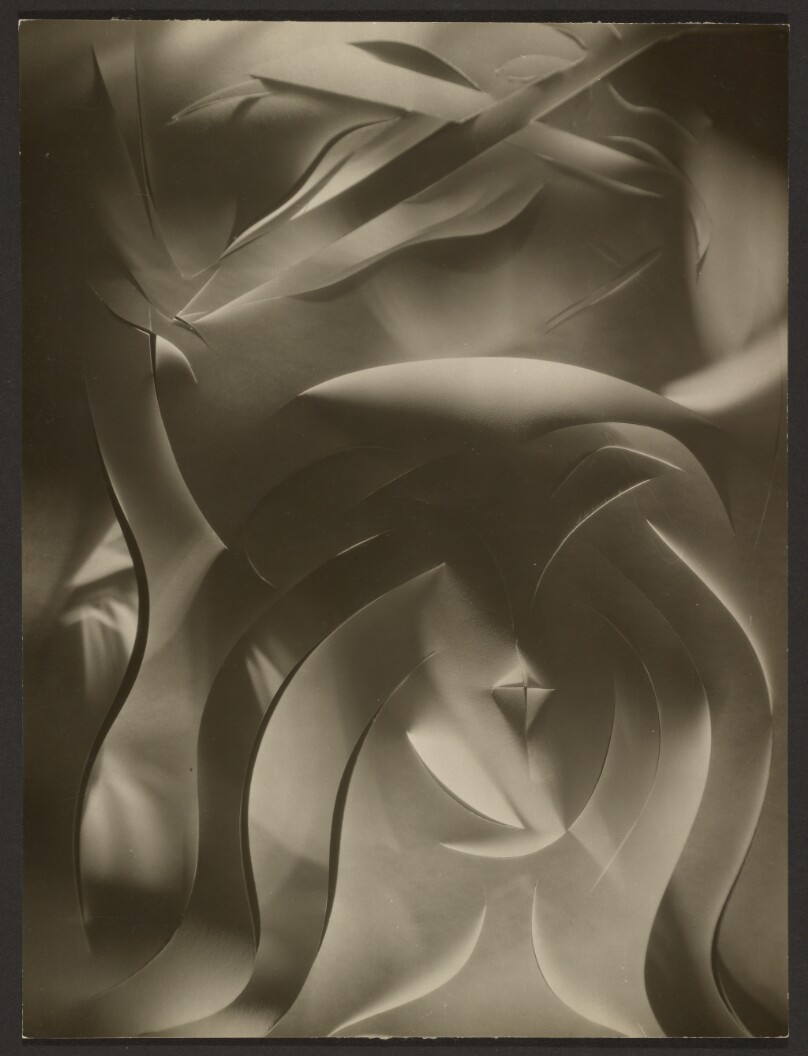 [Cut-paper Abstraction]