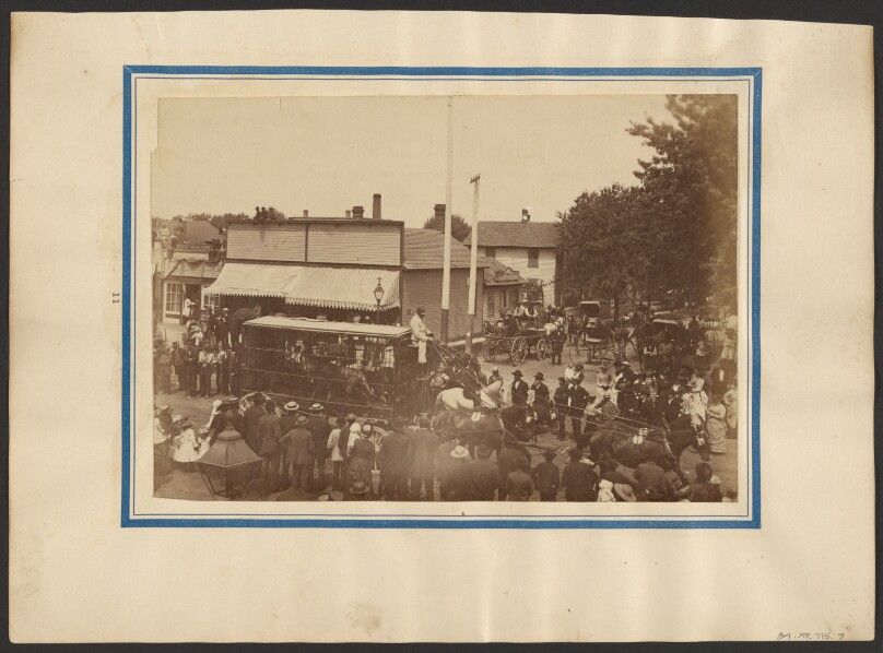 [Circus Wagon, Maple City]