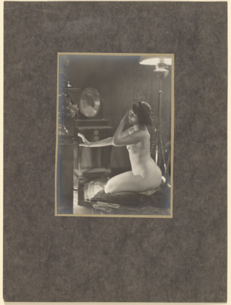 [Female nude]