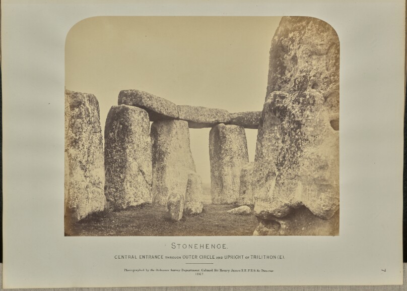 Stonehenge: Central Entrance through Outer Circle and Upright of Trilithon (E)