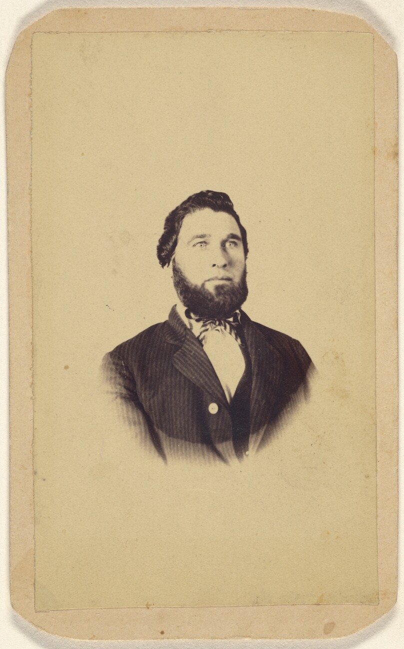 [Unidentified man with a beard sans moustache, printed in vignette-style]