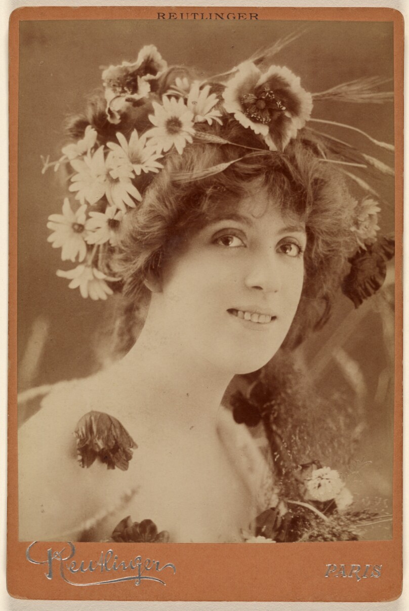 Faber l'Ete [Woman with flowers in her hair]