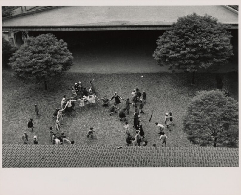 Circle of Children, Rue du Cotentin