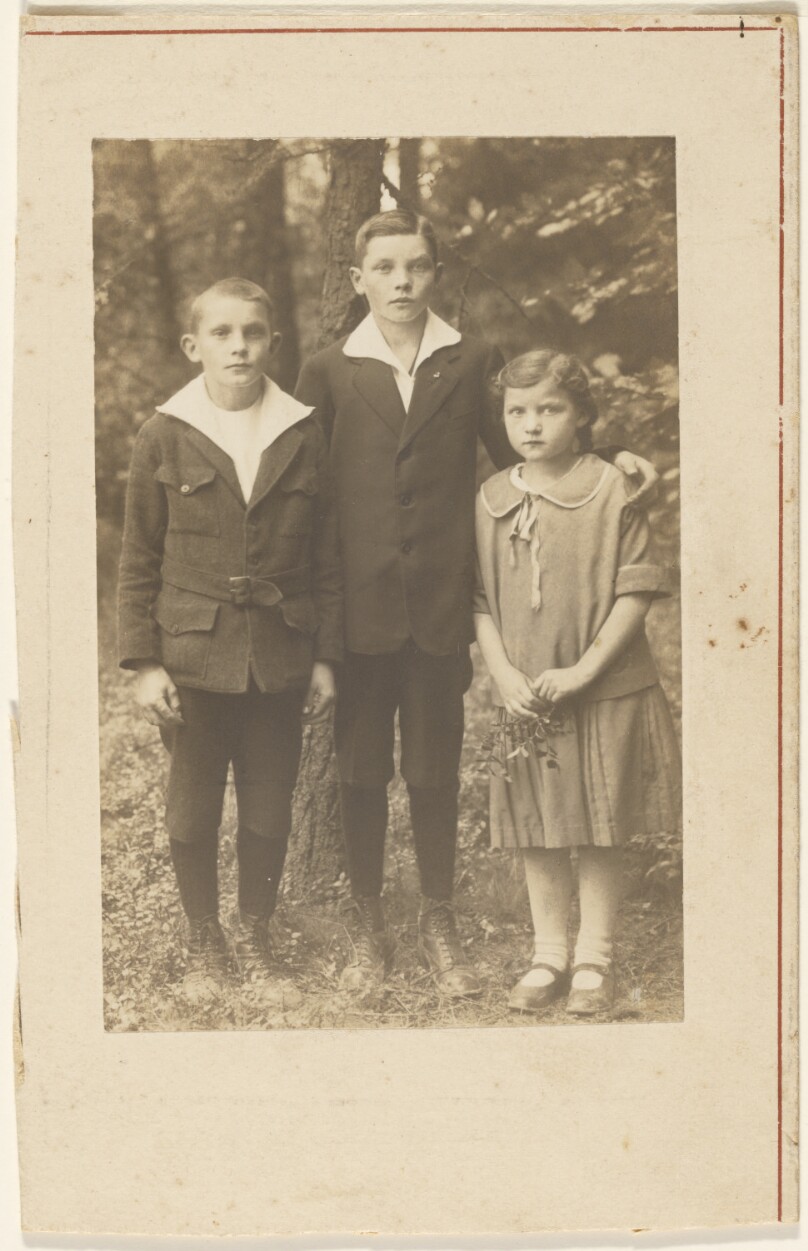 [Untitled] / [Children, Westerwald]