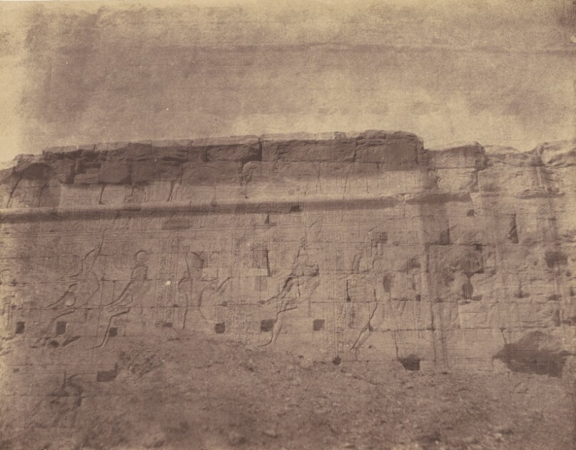 [Edfou, Sculptures et Inscriptions de la Façade Orientale du Mur d'Enceinte]