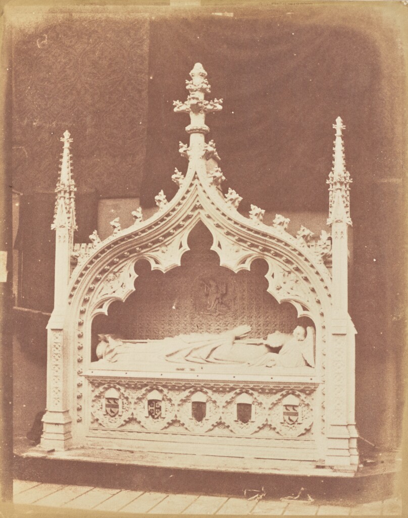 [Tomb]
