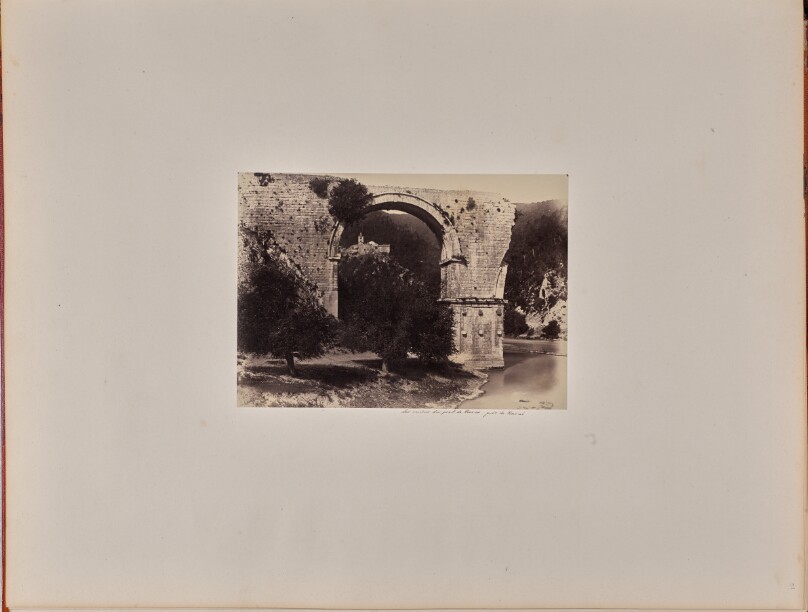 Les ruines du pont de Nerva, près de Narni