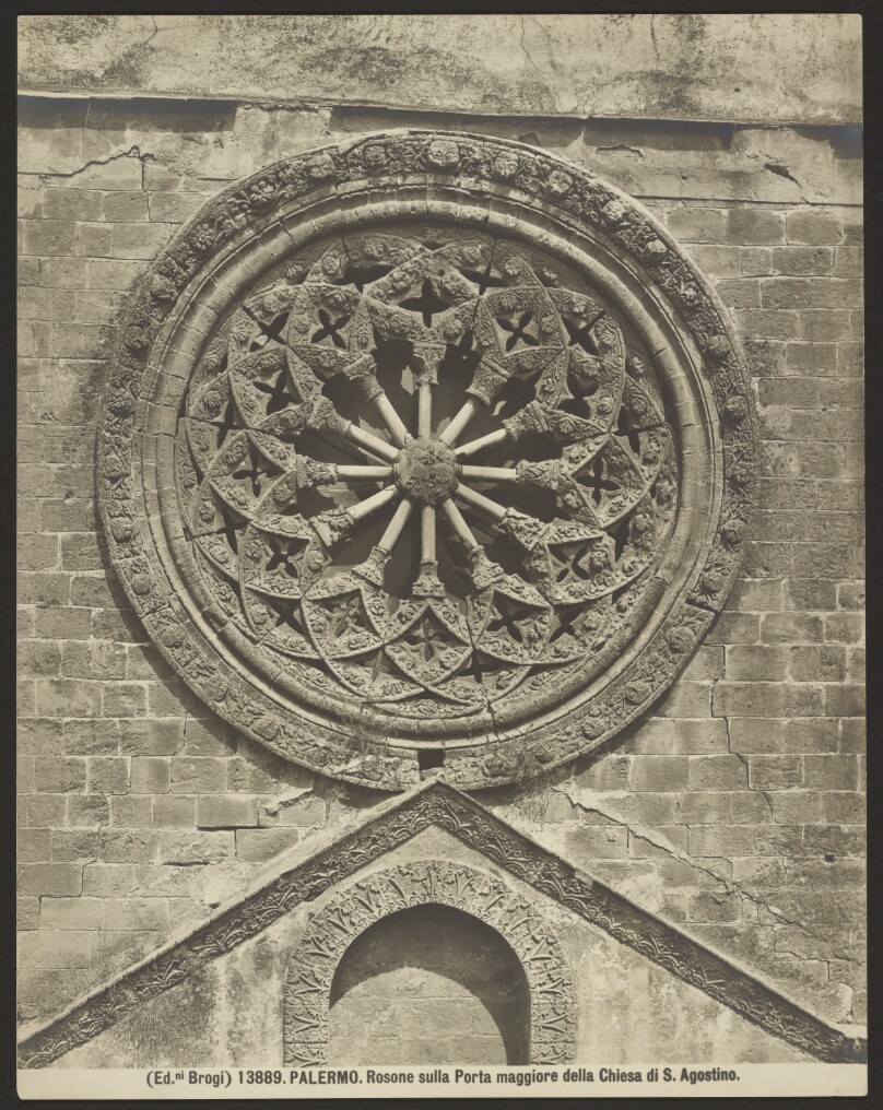 Palermo - Rosone sulla porta maggiore della Chiesa di S. Agostino