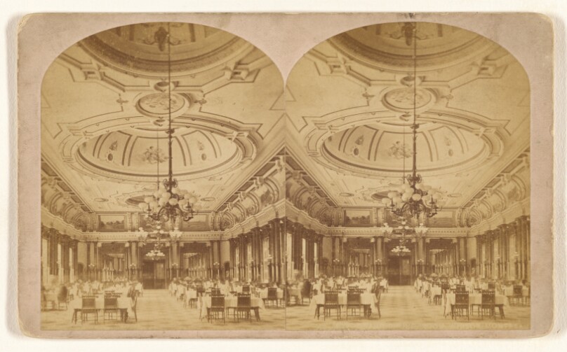 [Interior of a grand dining room of an unidentified hotel, Montreal]