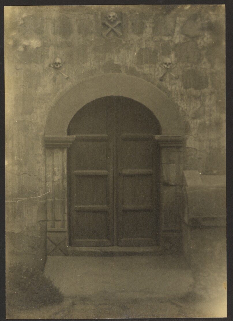 [Double Doorway]