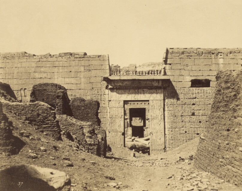 [Médinet-Habou, Palais de Ramsès Méïamoun, Entrée de La Seconde Cour]