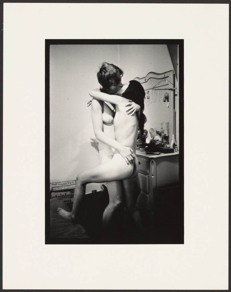 Bobbie and Linda Kissing, Venice