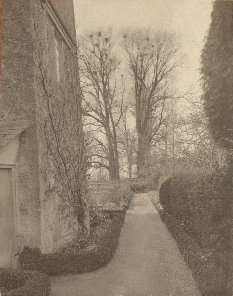 Kelmscott Manor: In the Garden