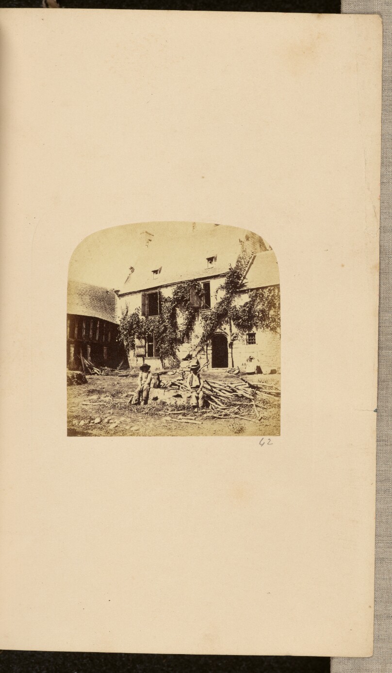 [Château de la Forêt]