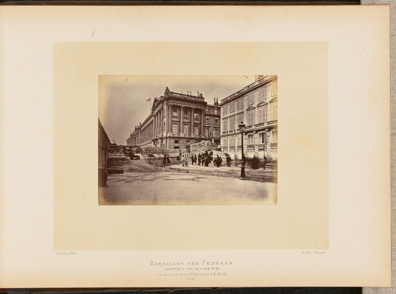 Barricade des Fédérés construite par Gaillard père, au coin de la rue Saint-Florentin de Rivoli.
