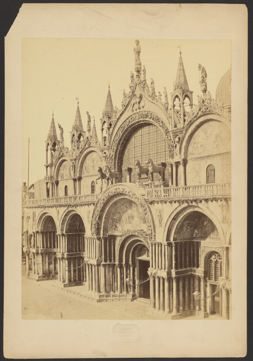 Facade principale de la Basilique de Saint Marc