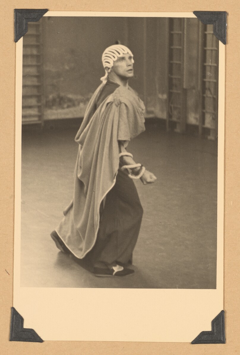 [Harald Kreutzberg as Orestes]