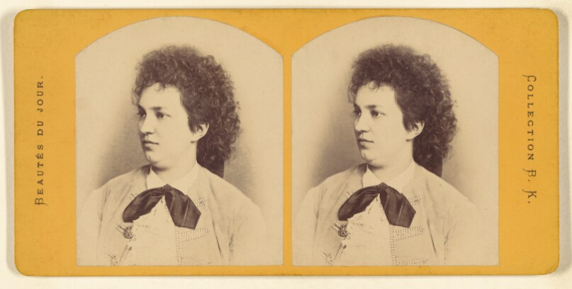 [Portrait of an unidentified woman]