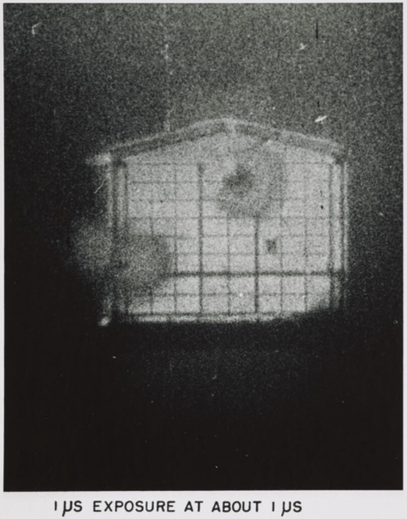 Atomic Bomb Explosion, (µs exposure @ about 1µs)