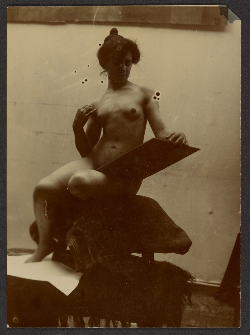[Female Nude]