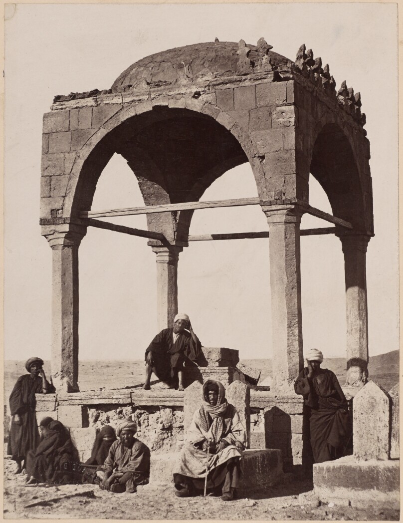 [Group Portrait of Egyptians at a Ruin]