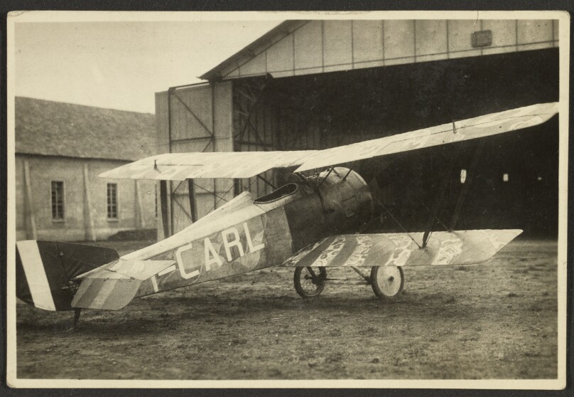 [Airplane]
