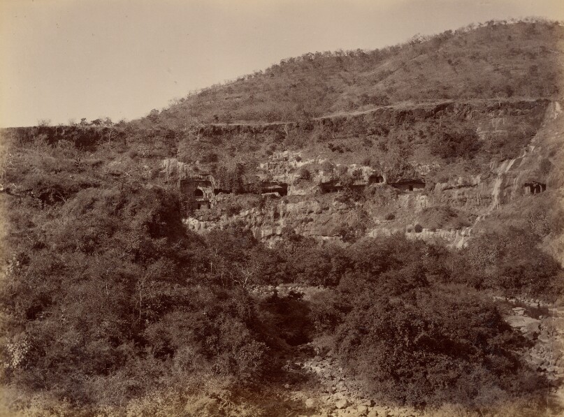 Hill of Ajunta Caves