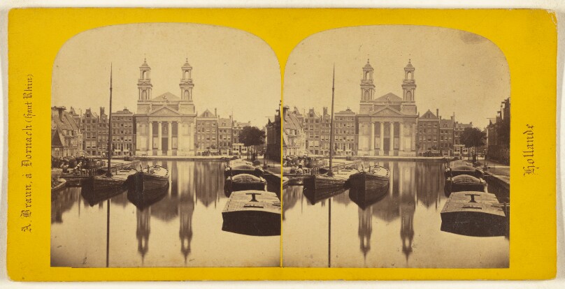 Amsterdam. L'eglise Moise et Aaron, vue prise de l'Amstel.