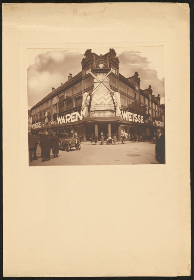 [Jelmoli department store]