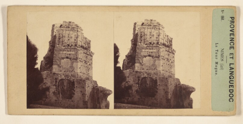 Provence et Languedoc. Nimes (Gard) La Tour Magne.