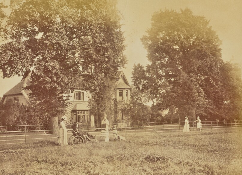 [Country House]