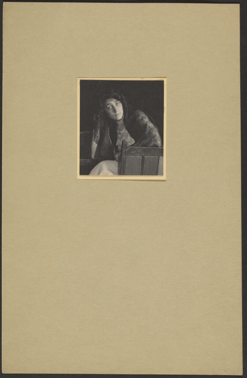 [Portrait of Mercedes de Cordoba]