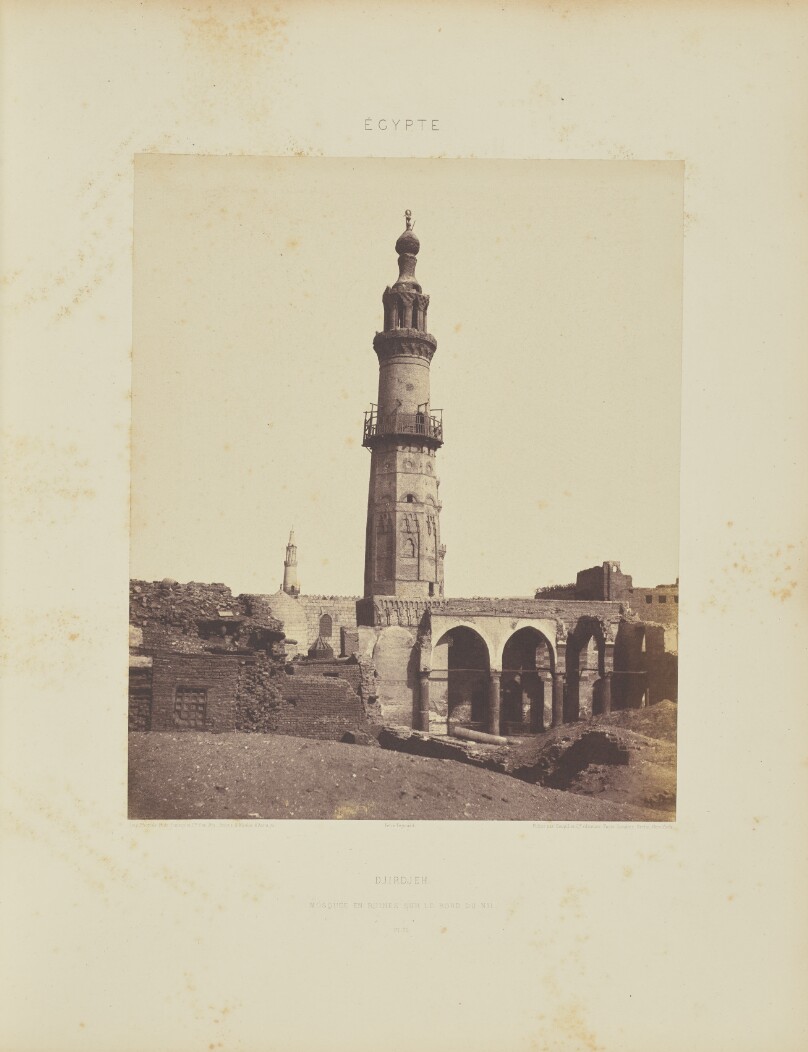 Djirdjeh. Mosquée en Ruines sur le Bord du Nil