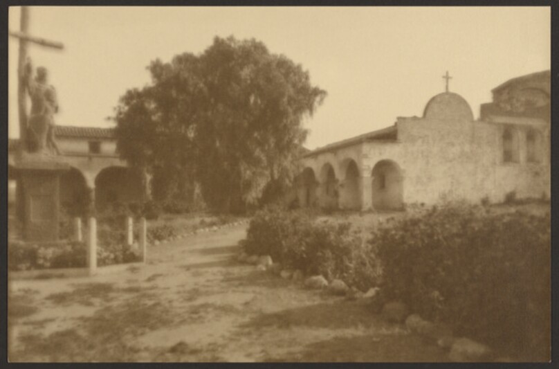 [Junipero Serra Monument, Mission San Juan Capistrano]