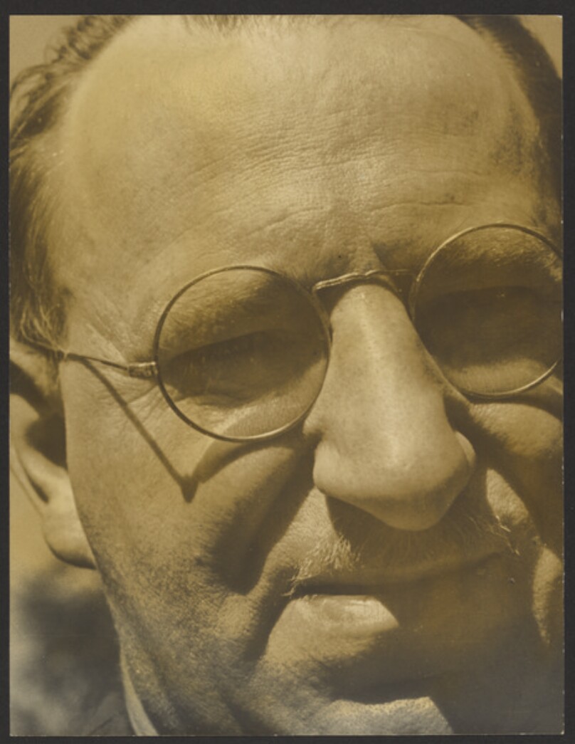 [Emil Ganso].